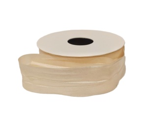 WSTĄŻKA GNIECIONA Z POŁYSKIEM KREM 4,5 M X 2,5CM